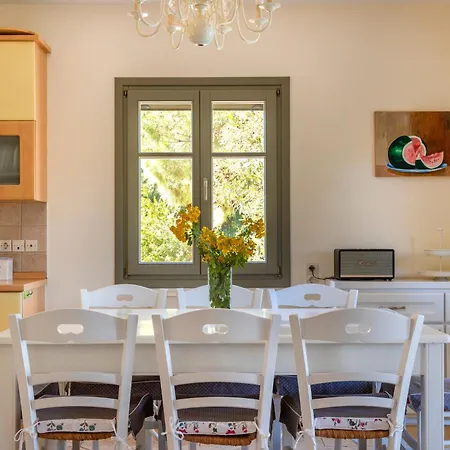 Iris - Luxury Traditional Beachfront With Swimming Pool Villa Koilas