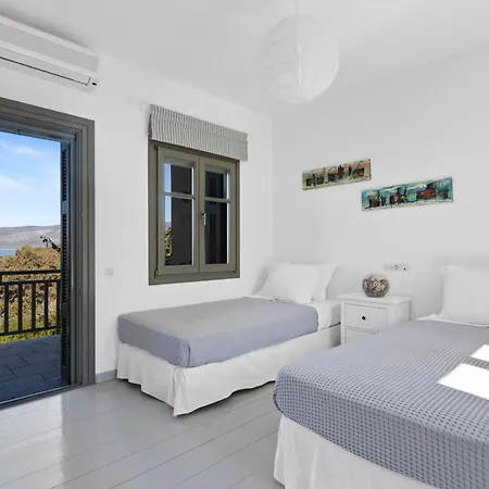 Iris - Luxury Traditional Beachfront With Swimming Pool Villa Koilás