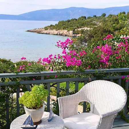Iris - Luxury Traditional Beachfront With Swimming Pool Villa