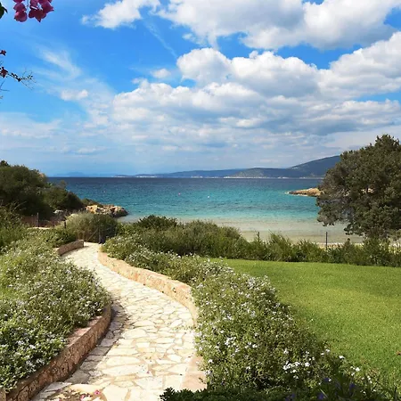 Iris - Luxury Traditional Beachfront With Swimming Pool Villa Koilás