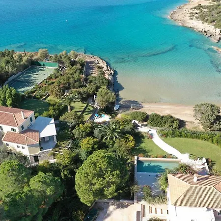 Iris - Luxury Traditional Beachfront With Swimming Pool Villa *