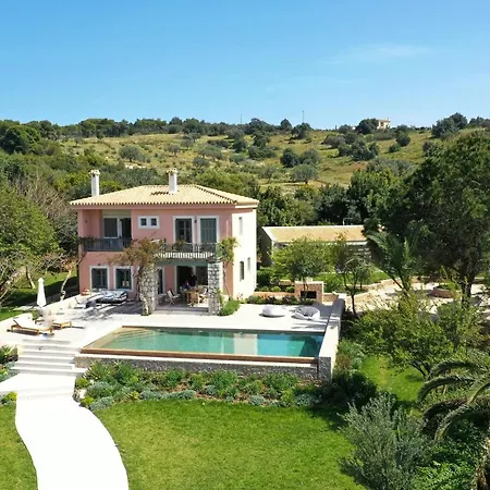 Iris - Luxury Traditional Beachfront With Swimming Pool Villa