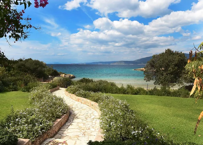 Iris - Luxury Traditional Beachfront With Swimming Pool Villa Koilás