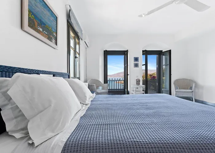 Iris - Luxury Traditional Beachfront With Swimming Pool * Koilás