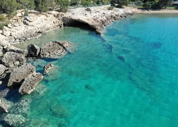 Iris - Luxury Traditional Beachfront With Swimming Pool Villa *