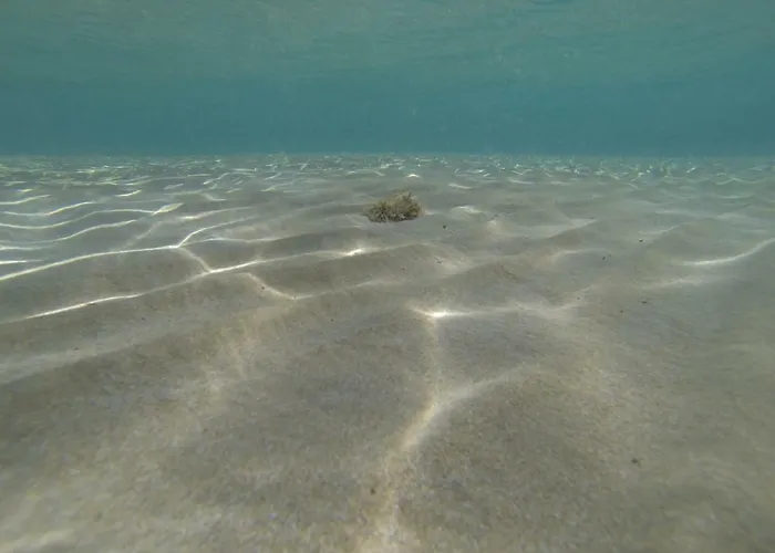 Iris - Luxury Traditional Beachfront With Swimming Pool